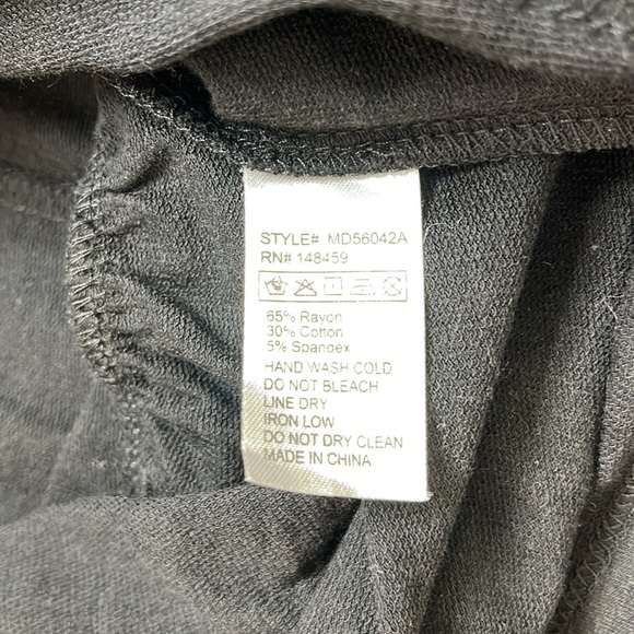 💕Only 3 left- sassy little black dess💕 - Picture 6 of 6